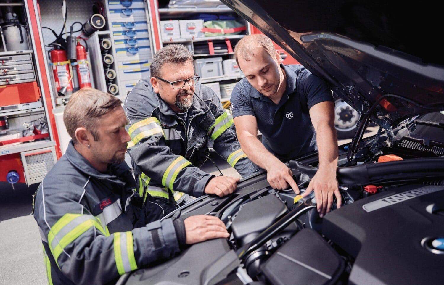 Cover Image for Sicherheit bei Elektroauto-Brand: ZF schult Feuerwehrkräfte