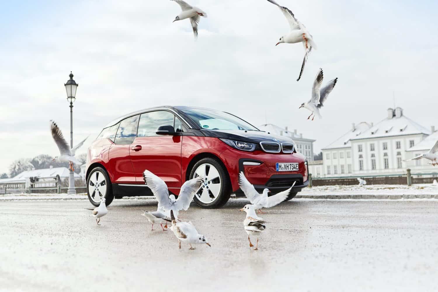 Cover Image for BMW i3 denkt mit und gibt Vorfahrt für Ökostrom durch intelligentes Laden
