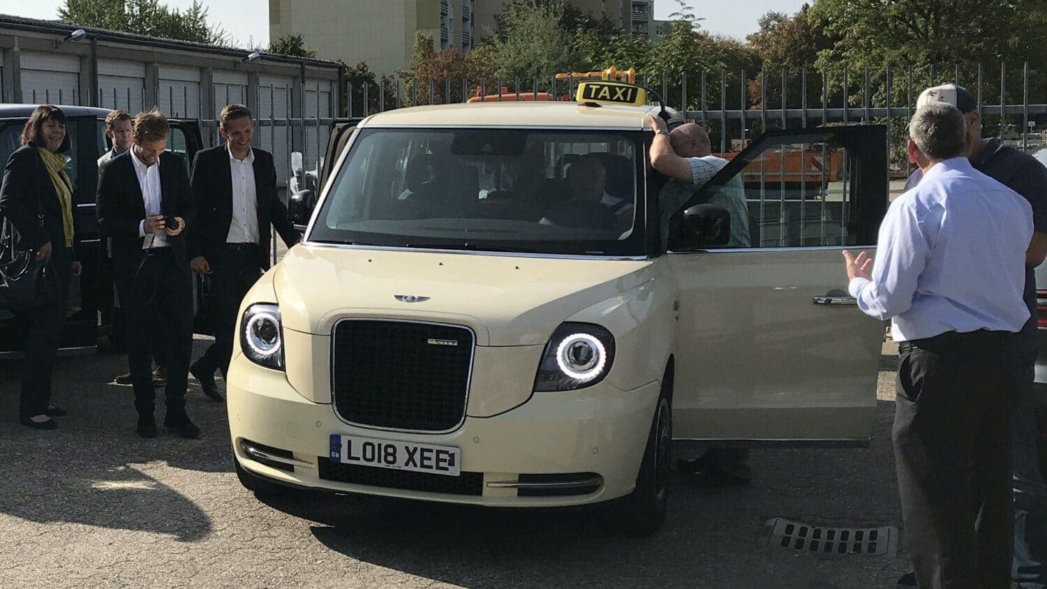 Cover Image for Köln, Mühlheim und Hannover testen induktives Laden für Elektro-Taxis