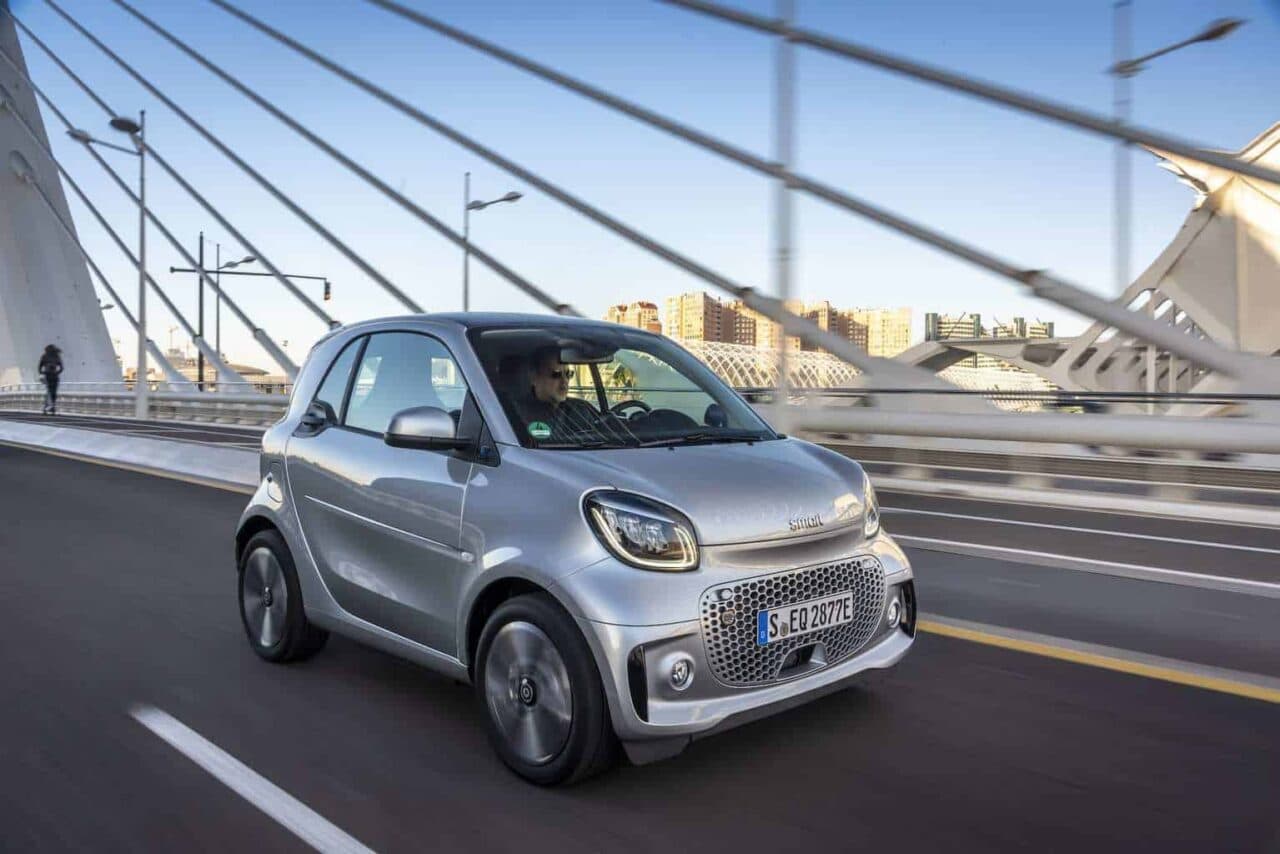 Rein elektrisch und „ready to share“: Daimler stellt neue Smart-Generation vor
