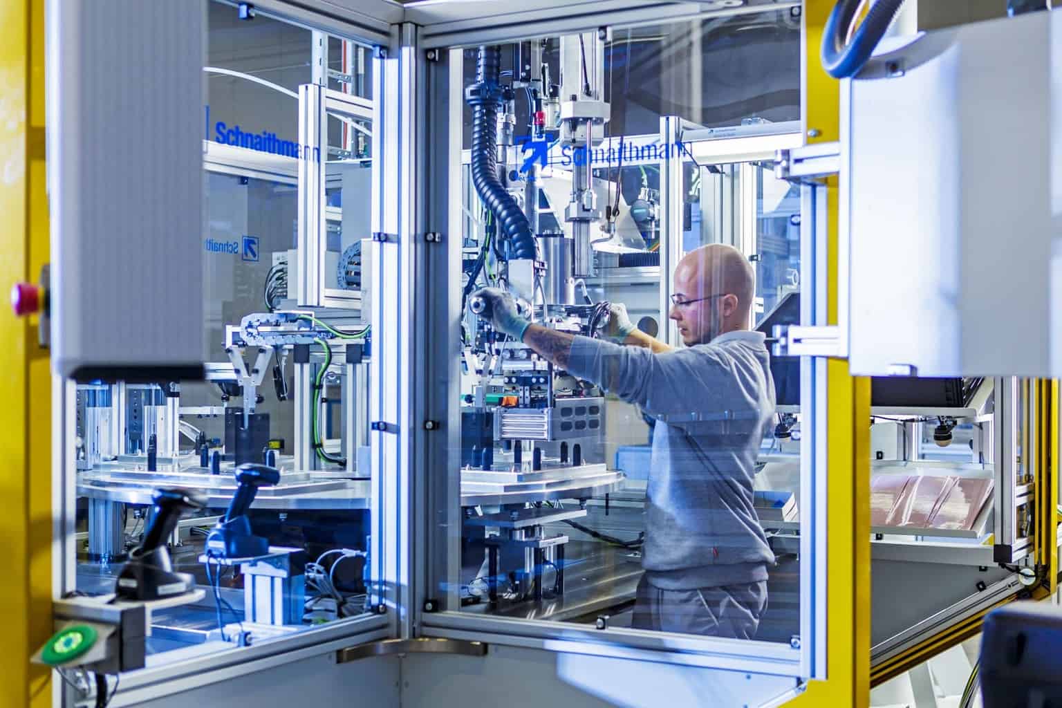 AKASOL reagiert auf starke Markt-Nachfrage und steigert Produktion spürbar