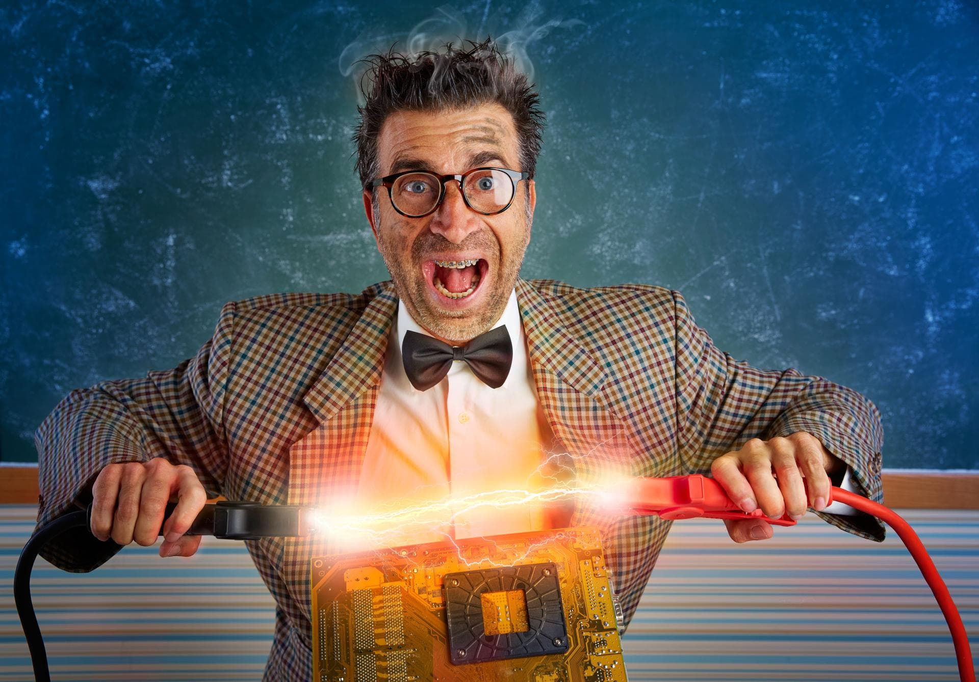 Cover Image for Kurzschluss #14: Wasserstoff-Traktor – Ewige Wasserstoff-Diskussion – Jaguars „Race to Road“-Strategie