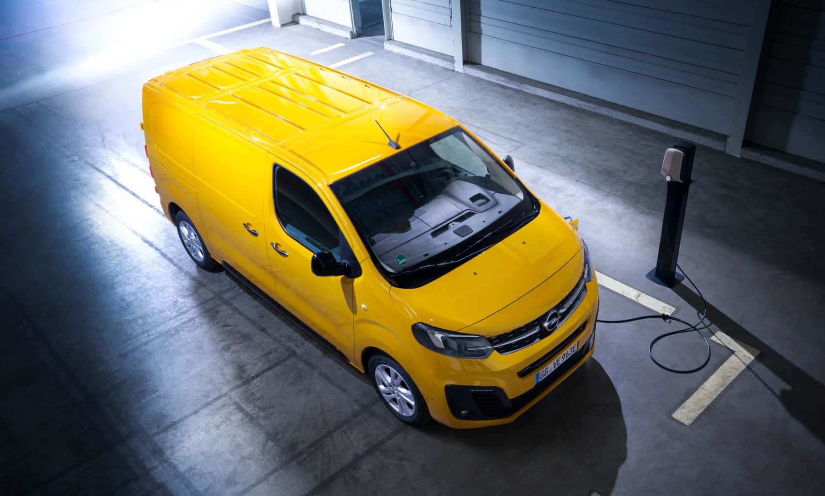 Cover Image for Opel Vivaro-e: Mit dem „e“ für emissionsfreie Lieferungen mit bis zu 330 km Reichweite