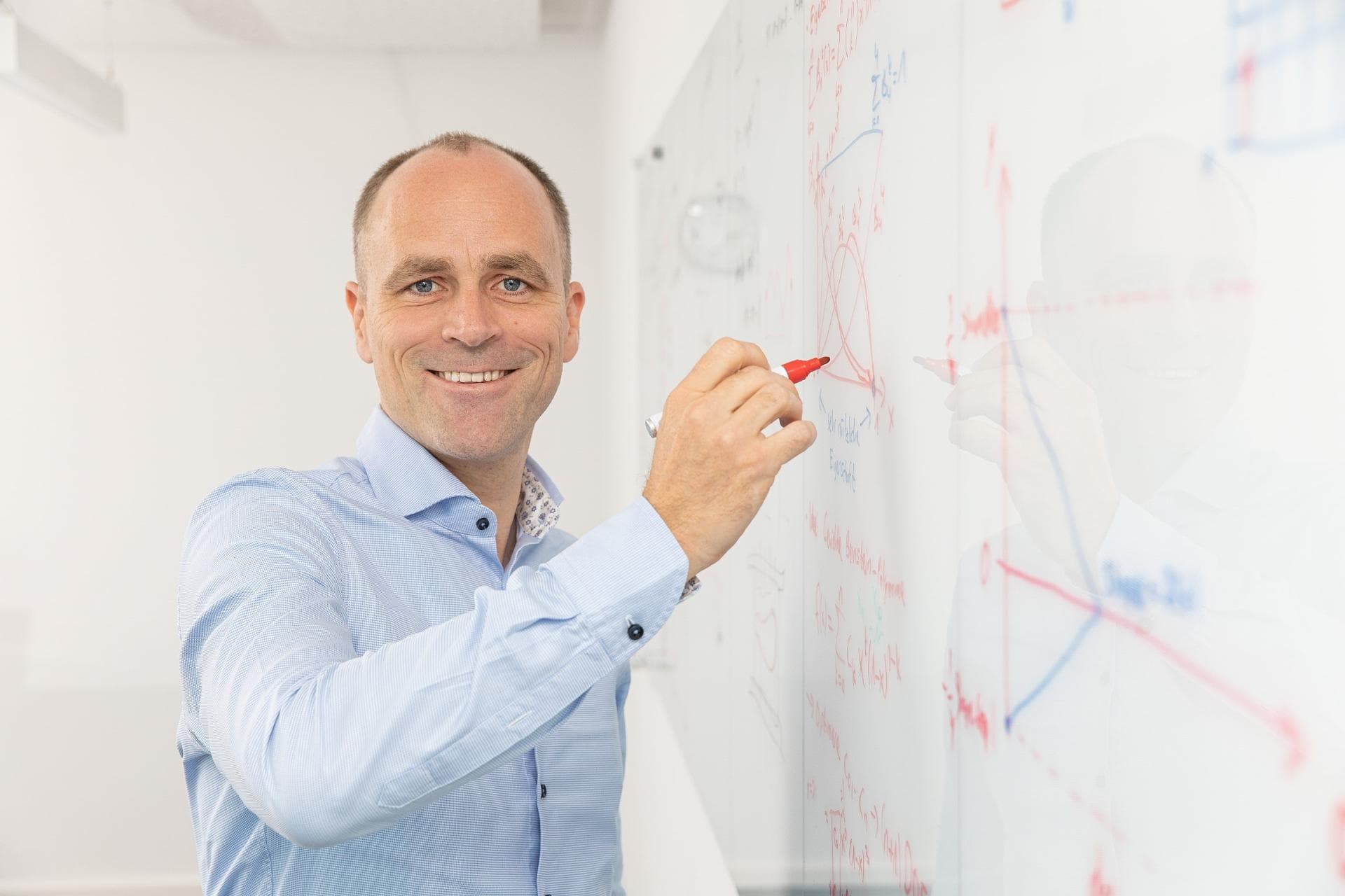 Cover Image for Wasserstoff-Experte über die Frage: „Wasserstoff eine Zukunfts – oder nur Brückentechnologie?“