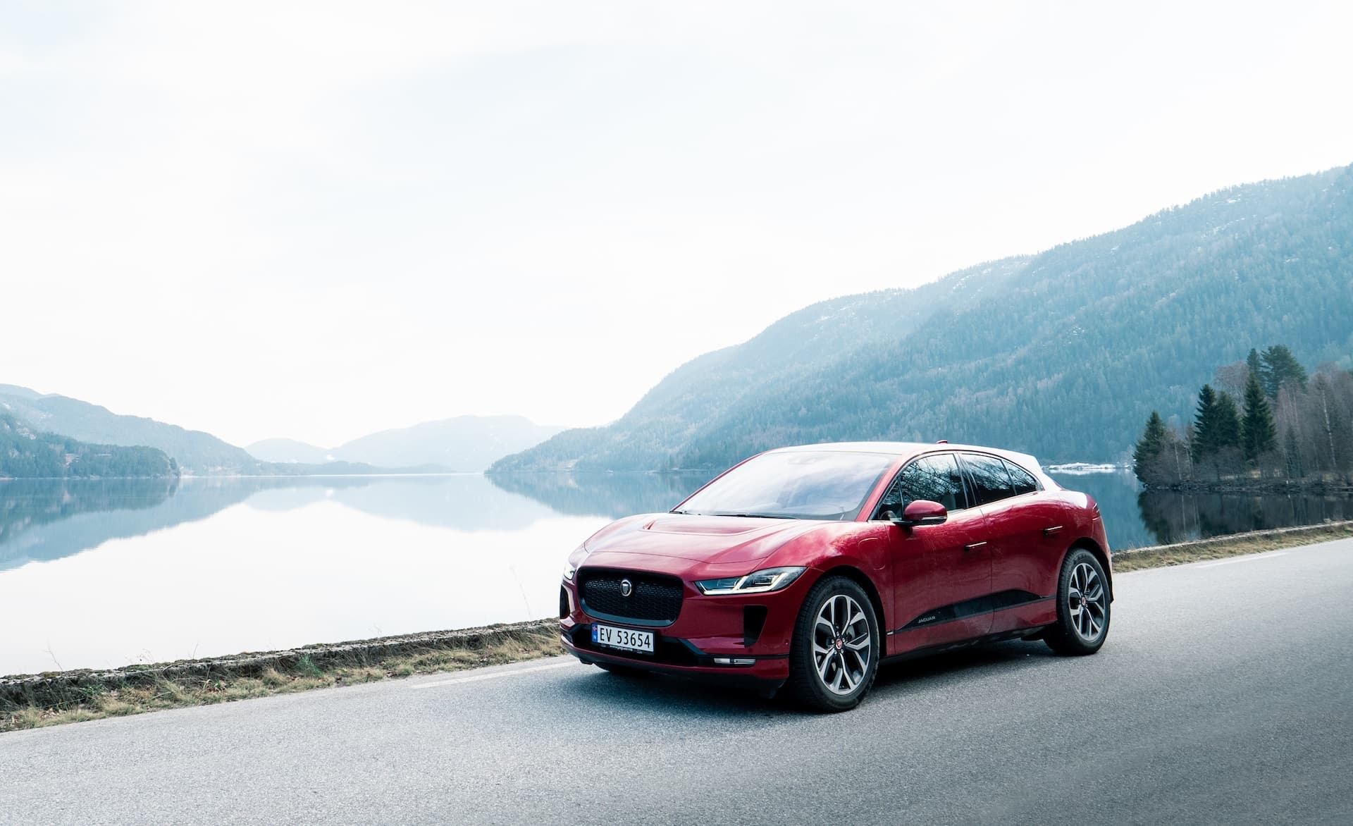 Cover Image for Oslo führt mit Jaguar induktives Laden von I-Pace Elektro-Taxen ein