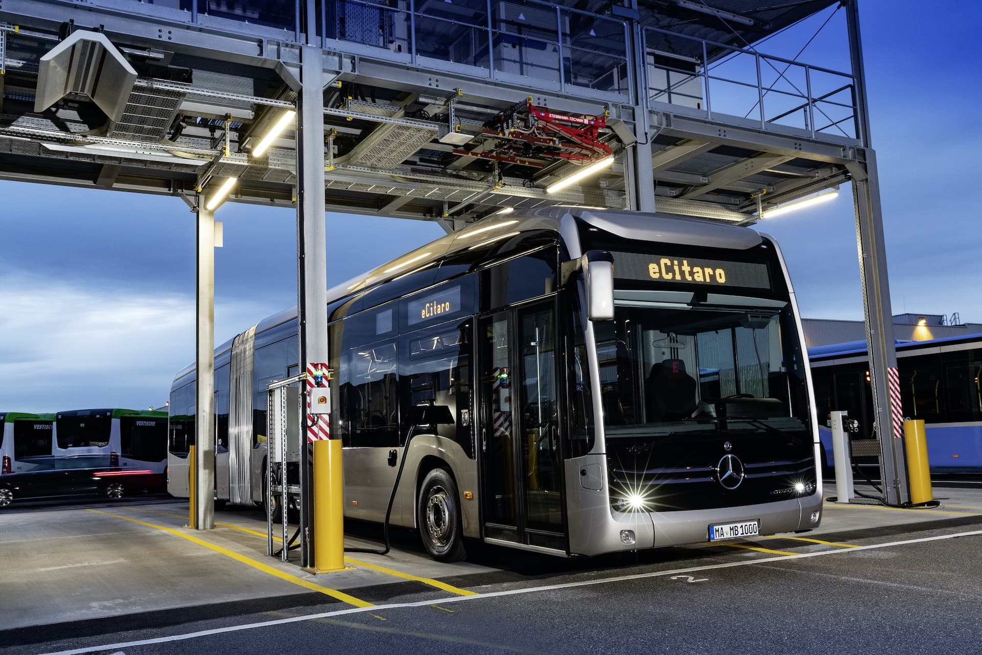Elektro-Gelenkbus Mercedes-Benz eCitaro G kommt mit 441-kWh-Festkörperbatterie