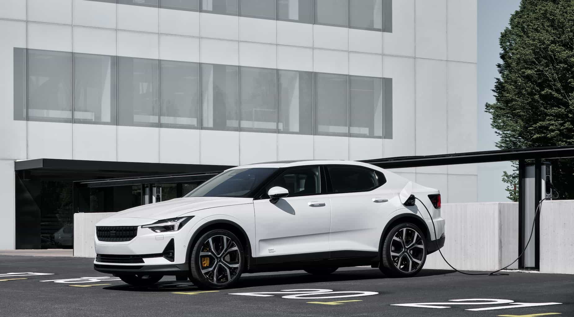 Cover Image for Polestar kooperiert fürs Laden unterwegs mit Plugsurfing