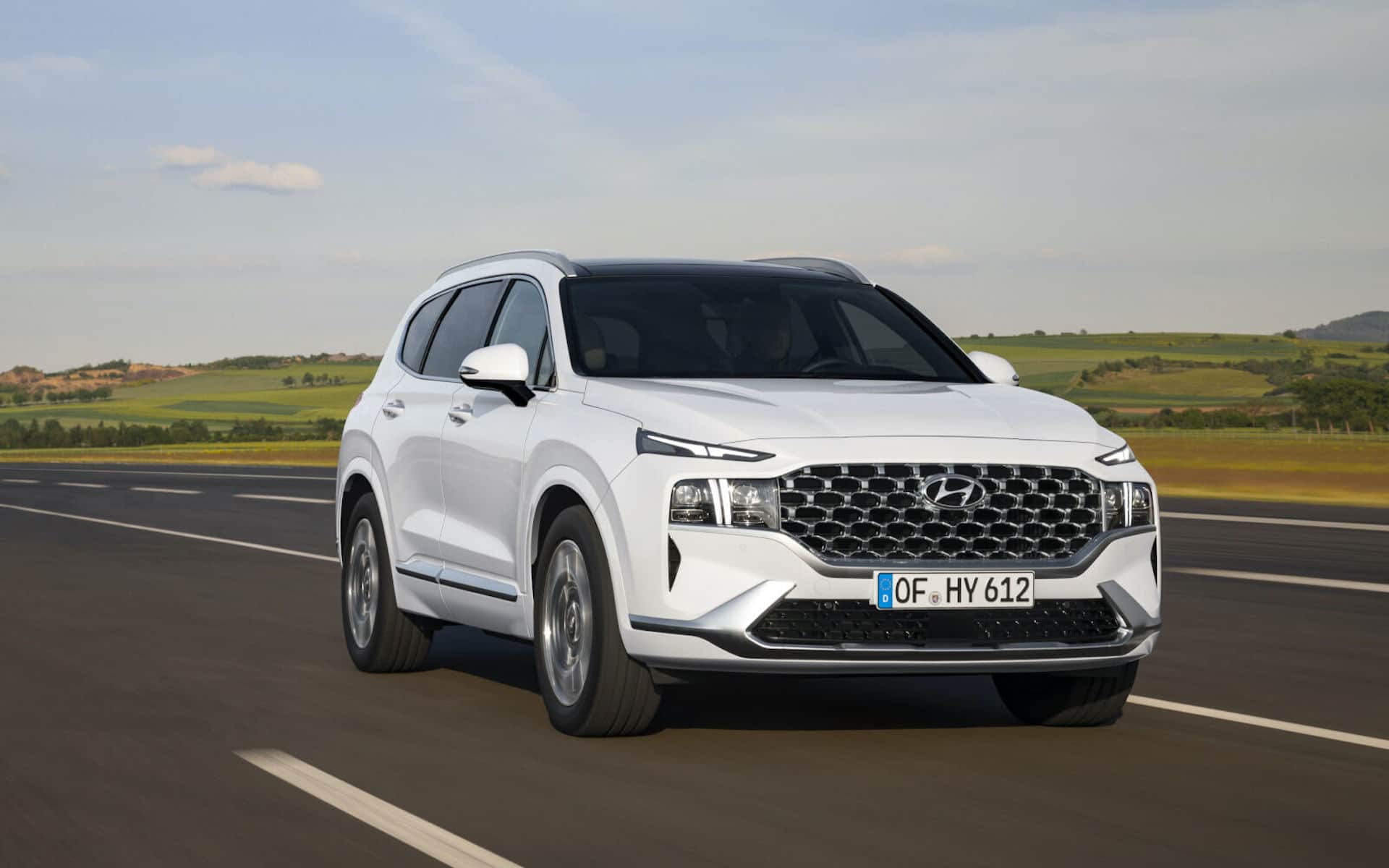 Cover Image for Hyundai stattet SUV Santa Fe mit Vollhybrid- und Plug-in-Antrieb aus