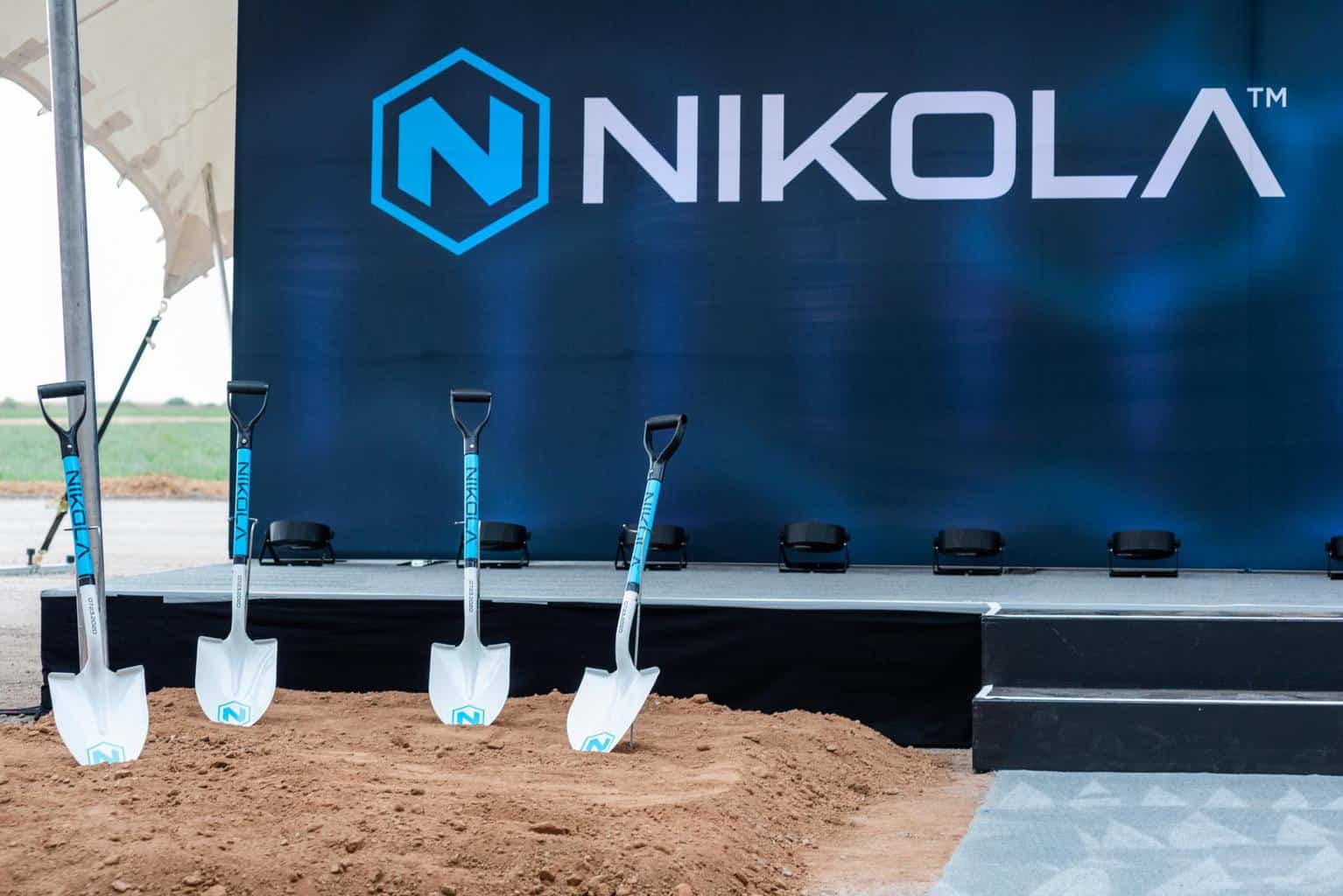 Cover Image for Nikola: Spatenstich für eine Mio. Quadratmeter große Produktionsstätte erfolgt