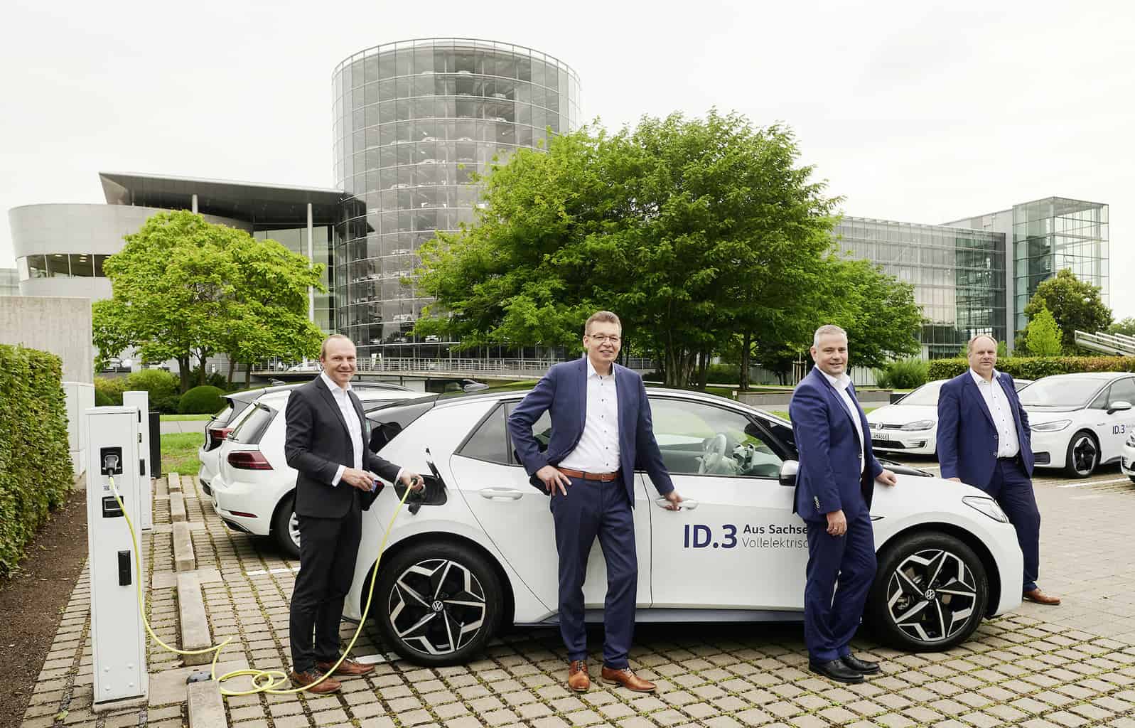 VW eröffnet 32 neue Ladepunkte an der gläsernen Manufaktur in Dresden