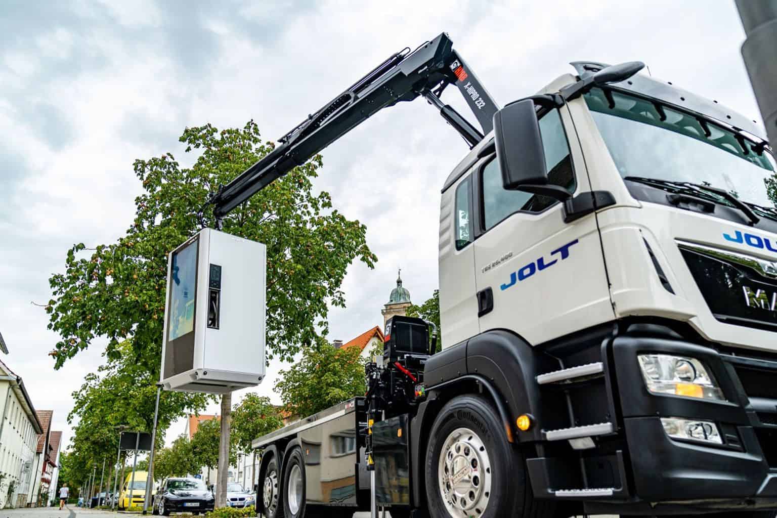 Cover Image for JOLT MerlinOne: Kombination aus Powerbank und 320 kW-Schnellladesäule