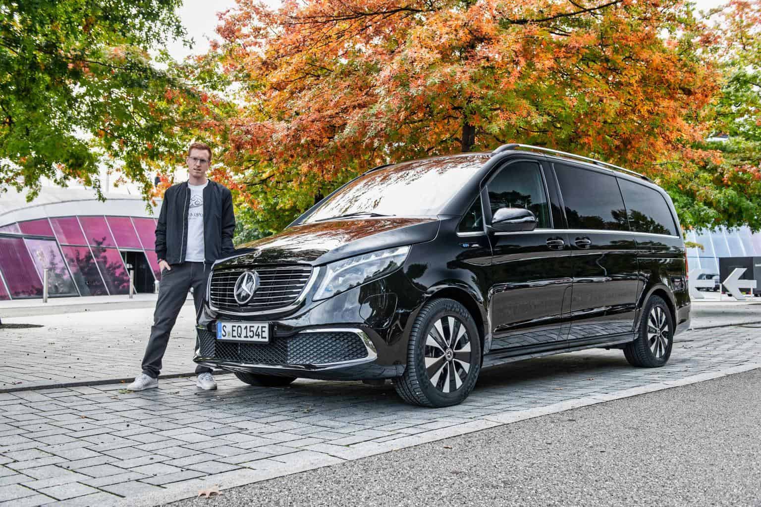 Cover Image for Im Gespräch mit Tina Hezel, Produktmanagerin EQV über die E-Großraumlimousine