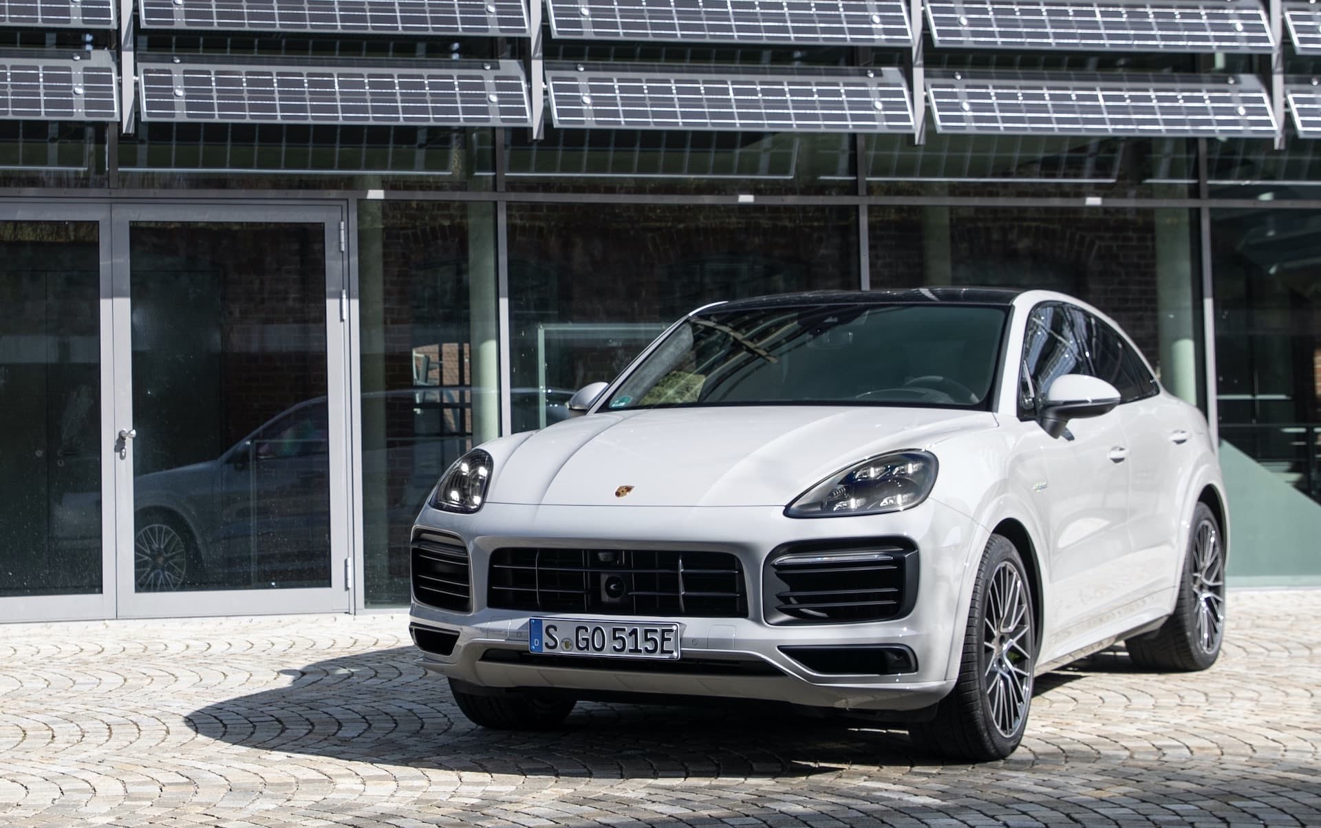 Mehr elektrische Reichweite für Porsche Cayenne E-Hybrid