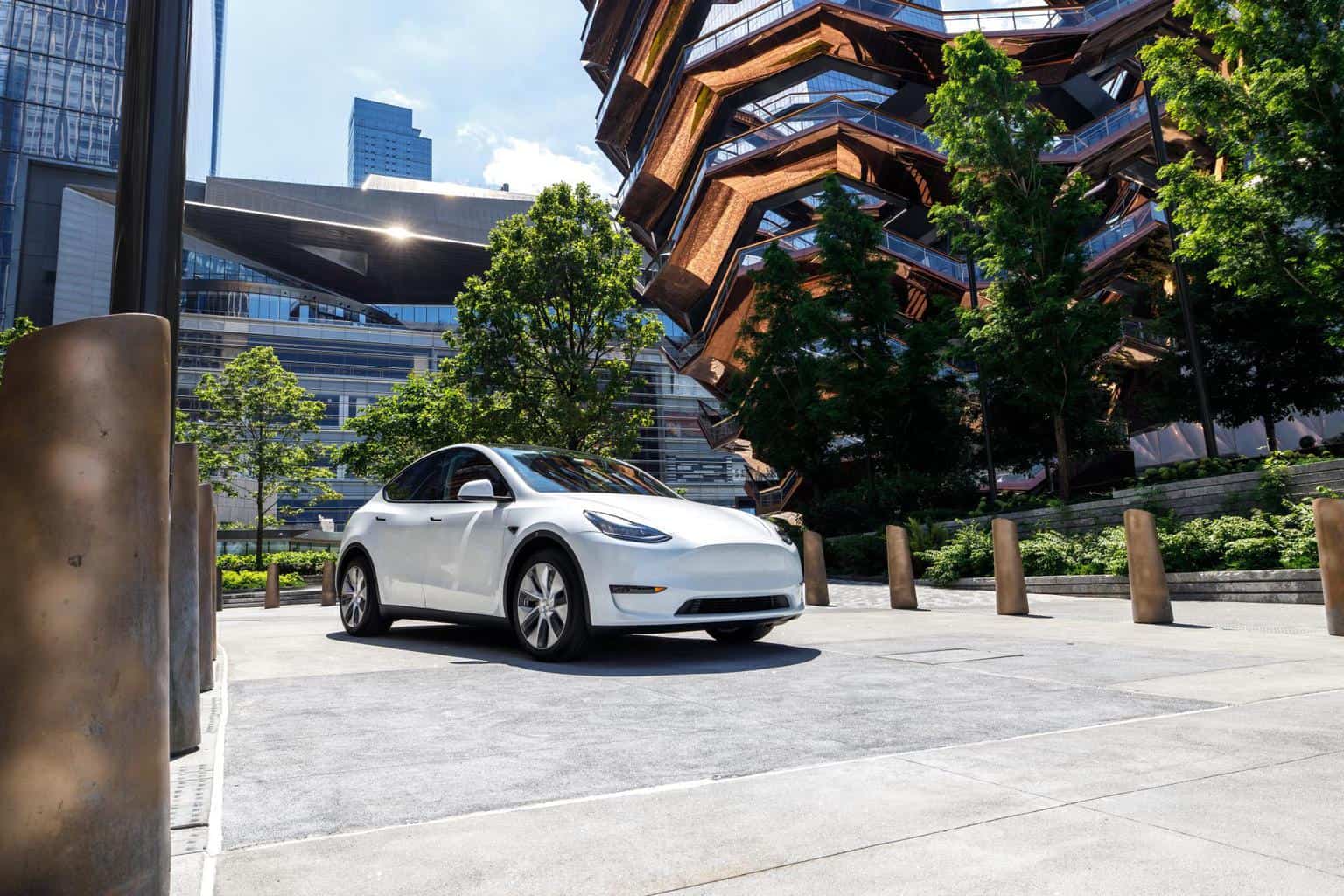 Cover Image for Produktion des Tesla Model Y als 7-Sitzer soll im November starten
