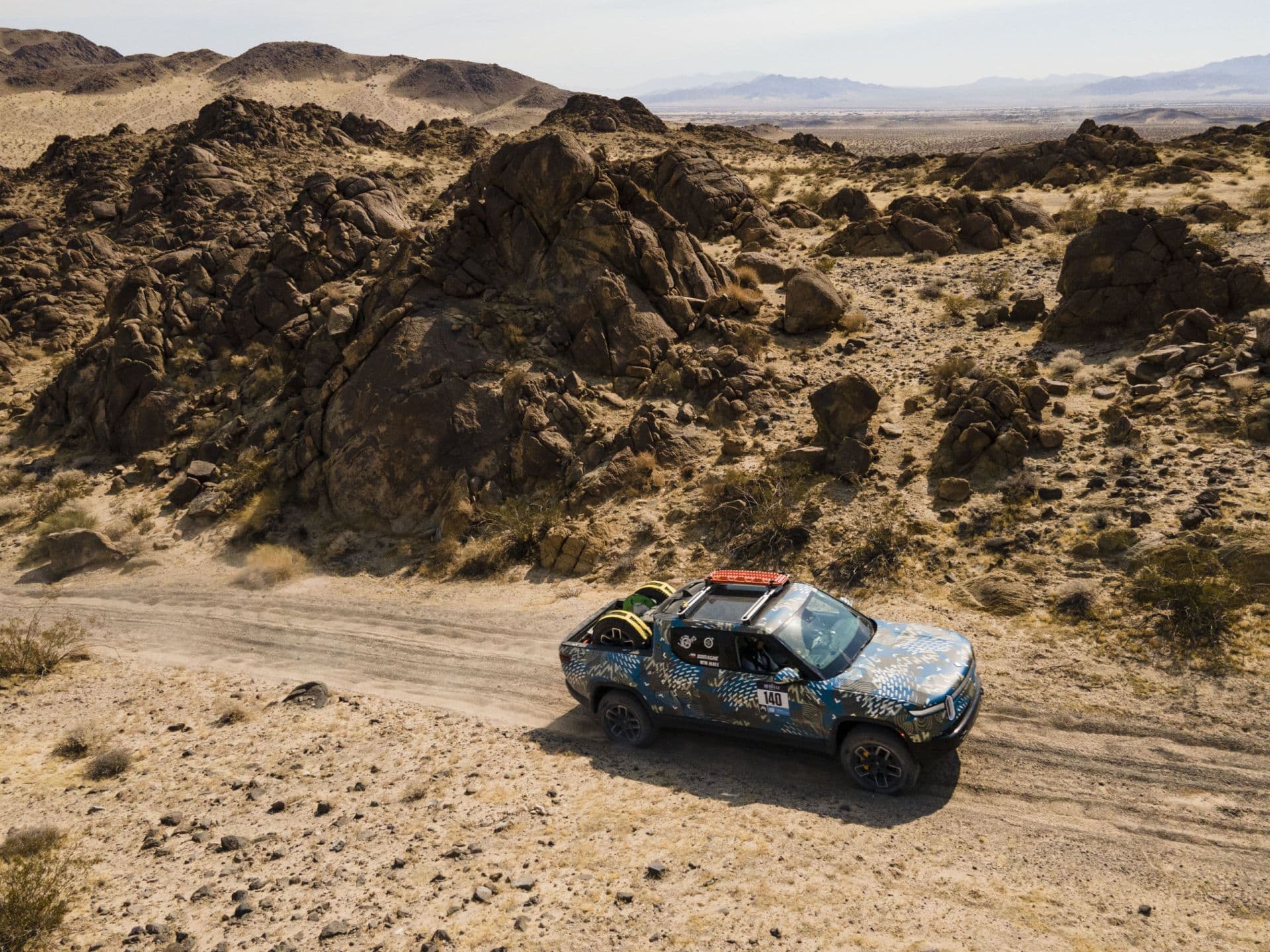 Cover Image for Tesla-Umsteiger tragen zum Rivian R1T / R1S Launch Edition Ausverkauf bei