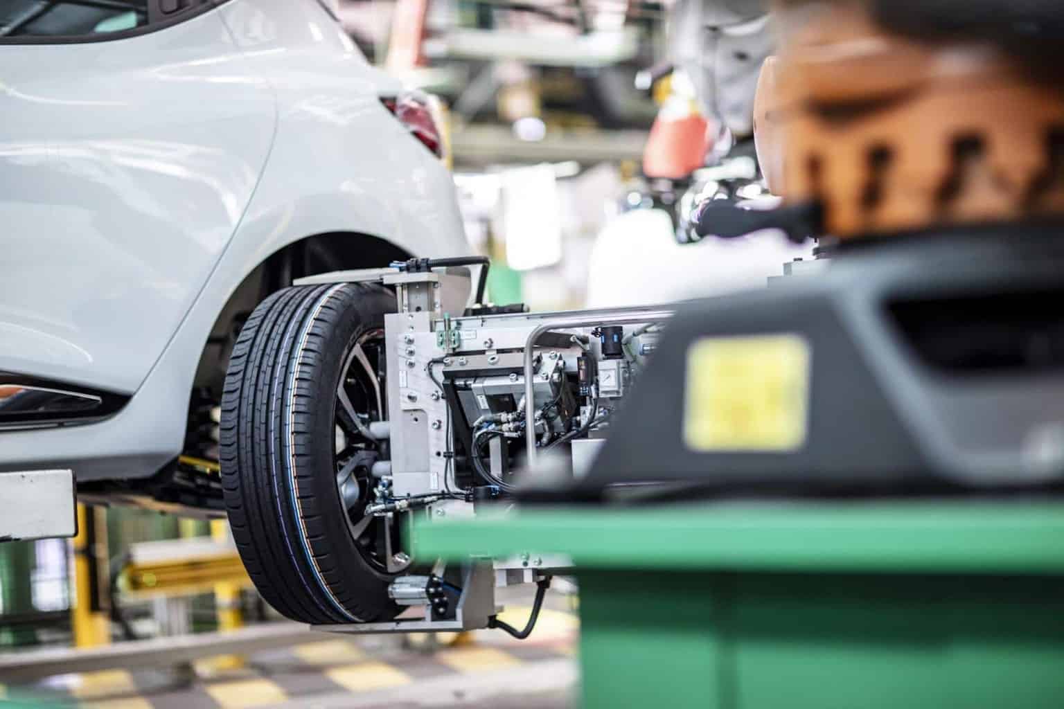 Cover Image for Renault richtet Standort Flins auf Kreislaufwirtschaft und negative CO2-Bilanz aus