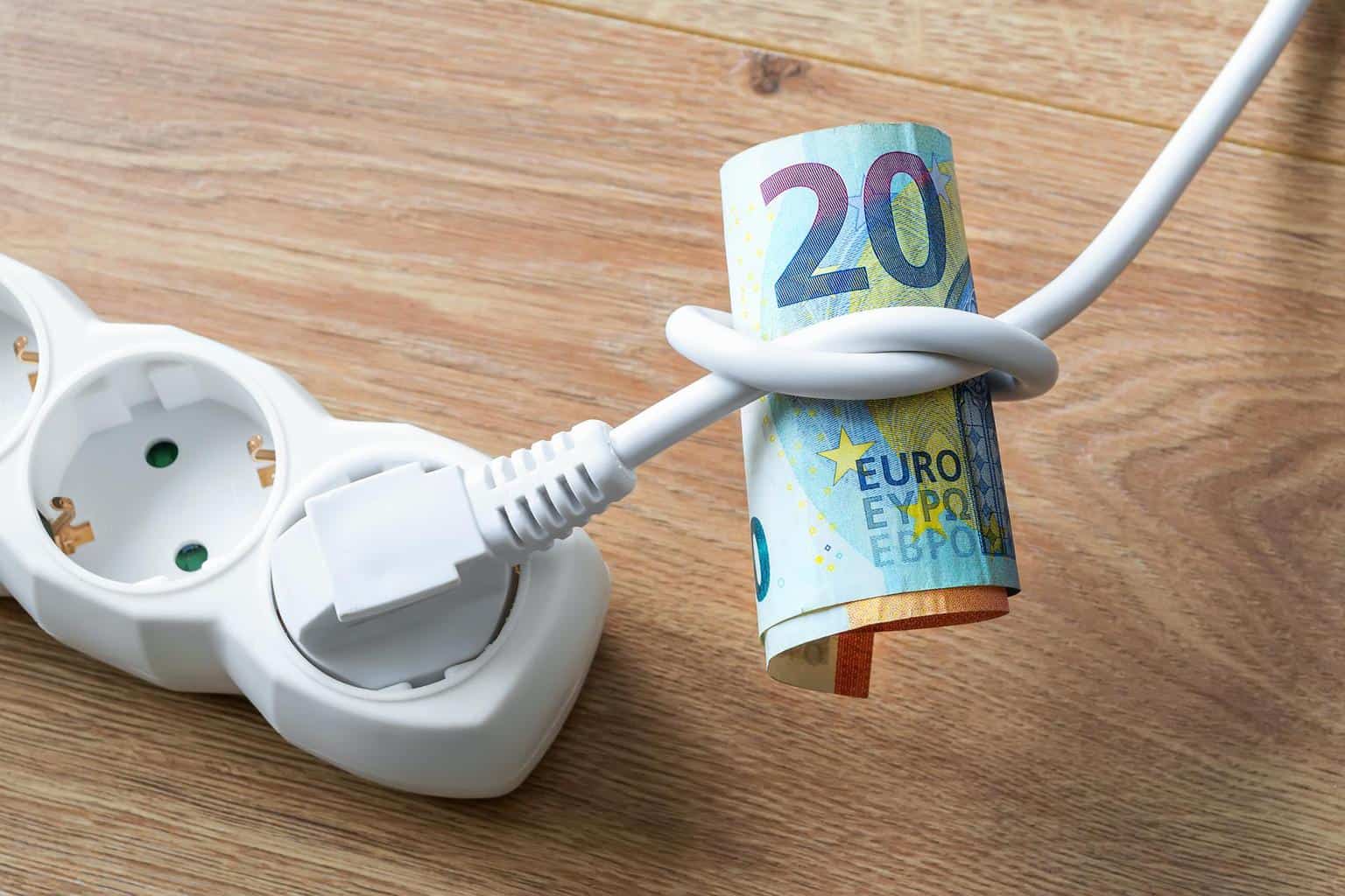 Cover Image for VDA fordert Ladenetz-Gipfel & Ladestrom der billiger wird als Diesel