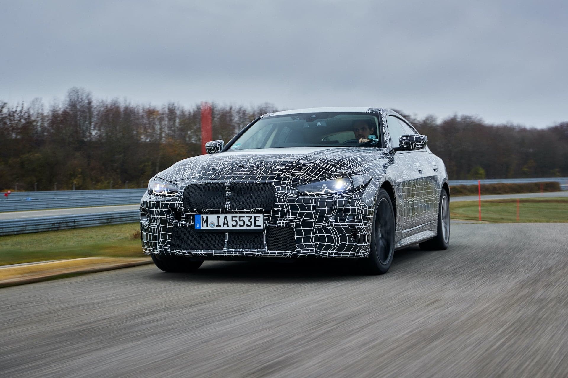 BMW i4 biete „ideale Balance zwischen Dynamik und Fahrkomfort“