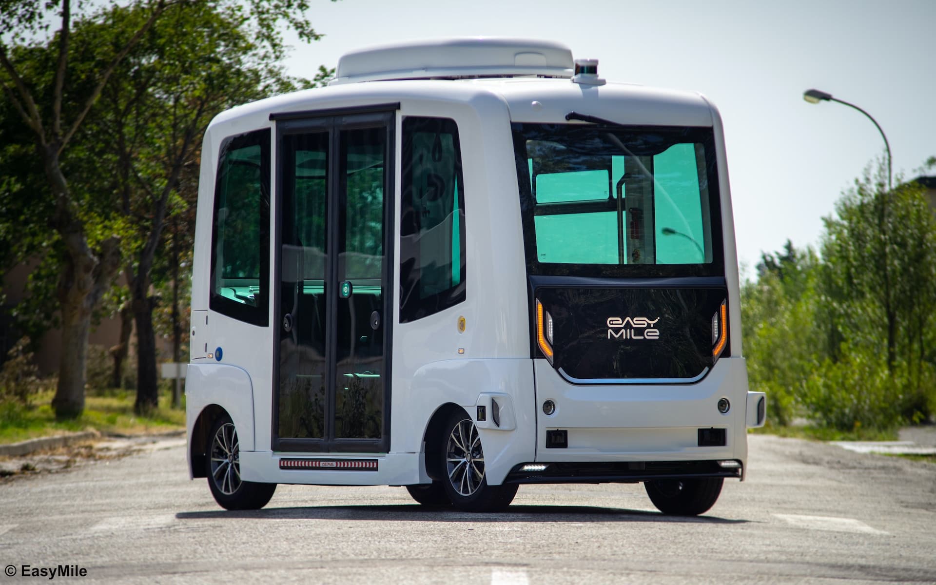 Cover Image for Wie es um EasyMiles autonomes Elektro-Shuttle EZ10 steht