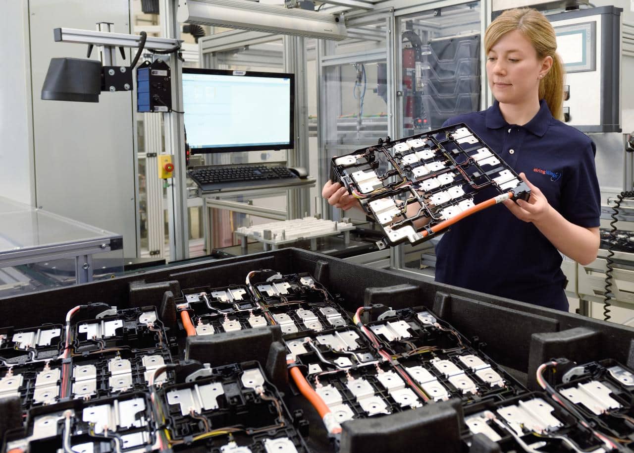 ElringKlinger: Millionen-Auftrag für Zellkontaktier-Systeme dt. OEM