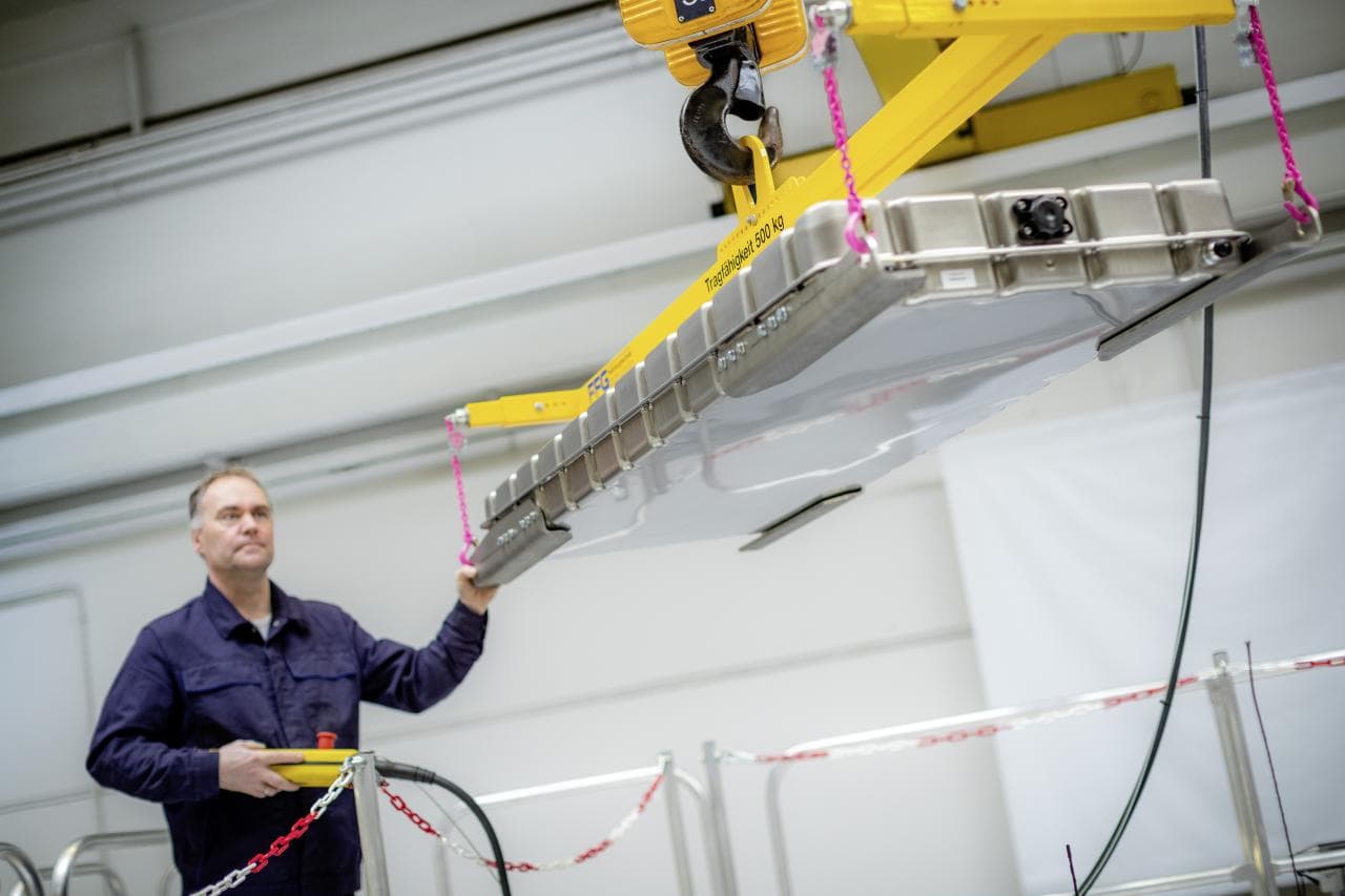 Vom Stadtbus in den Speicher: Zweites Leben für Mercedes-Akkus