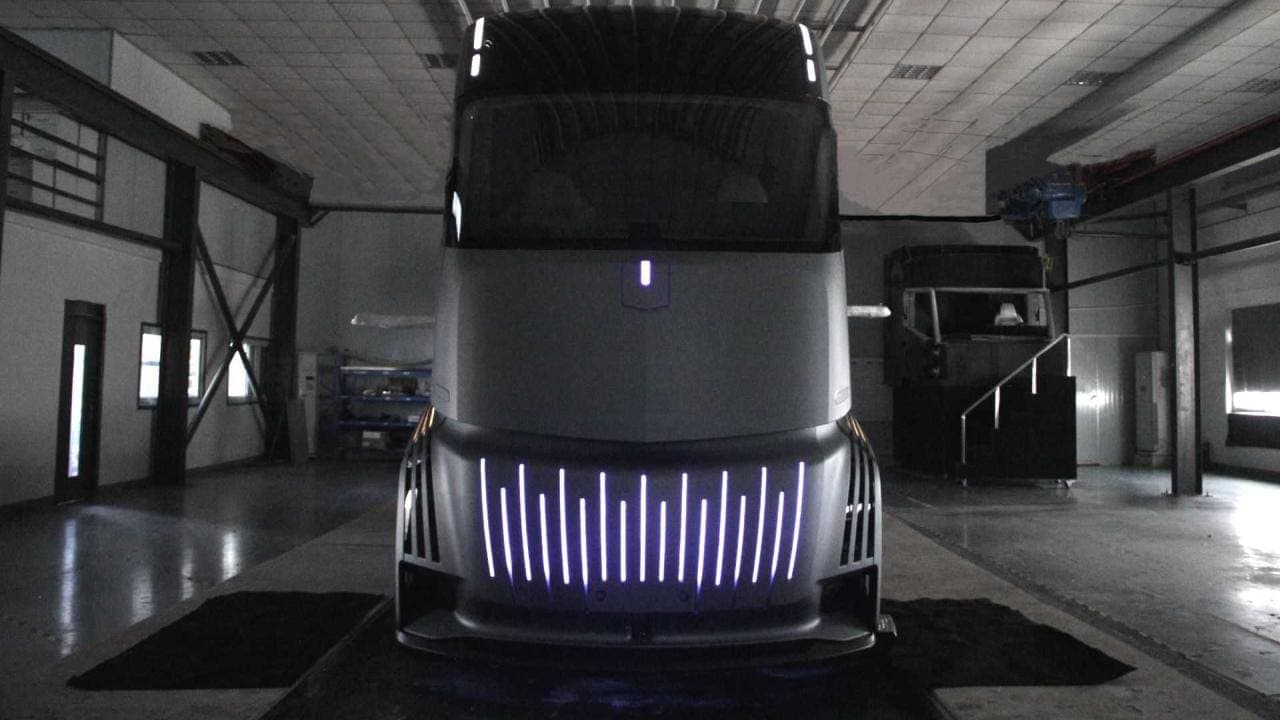 Farizon AD21: Konkurrent zum Tesla Semi mit Akku-Tausch-Technologie