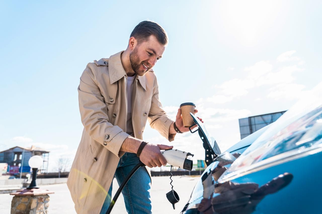 Cover Image for Wie lässt sich die Akzeptanz und Nachfrage nach Elektroautos steigern?