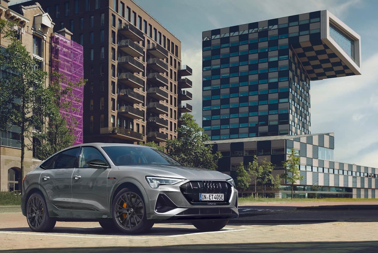 Cover Image for Audi bietet e-tron nun auch in sportlicher S line black edition an