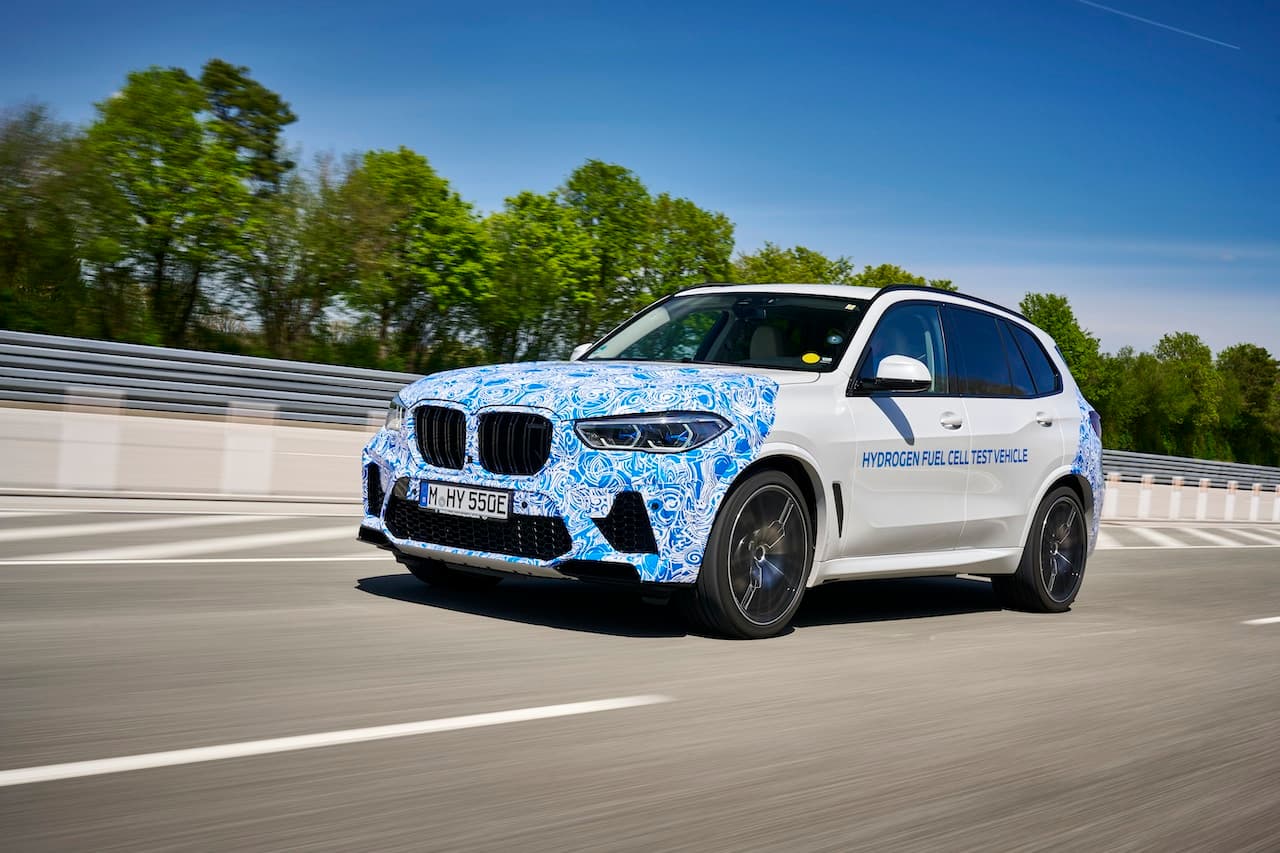 Cover Image for BMW startet Alltagserprobung mit Wasserstoffauto Hydrogen NEXT