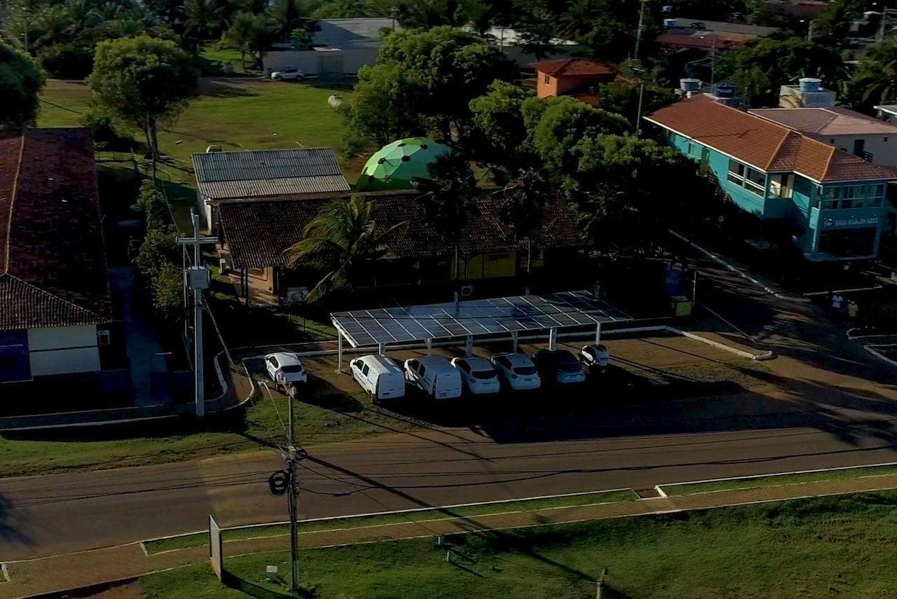 Cover Image for Renault stattet brasilianische Inselgruppe mit smarter, nachhaltiger Energie aus