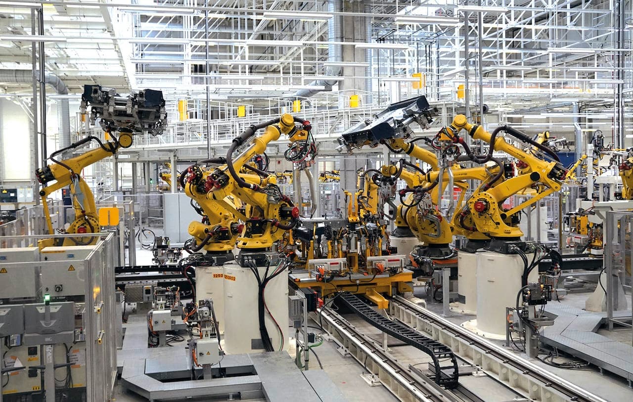 Cover Image for Umbau im Sommer: VW-Emden setzt Transformation im Werksurlaub fort