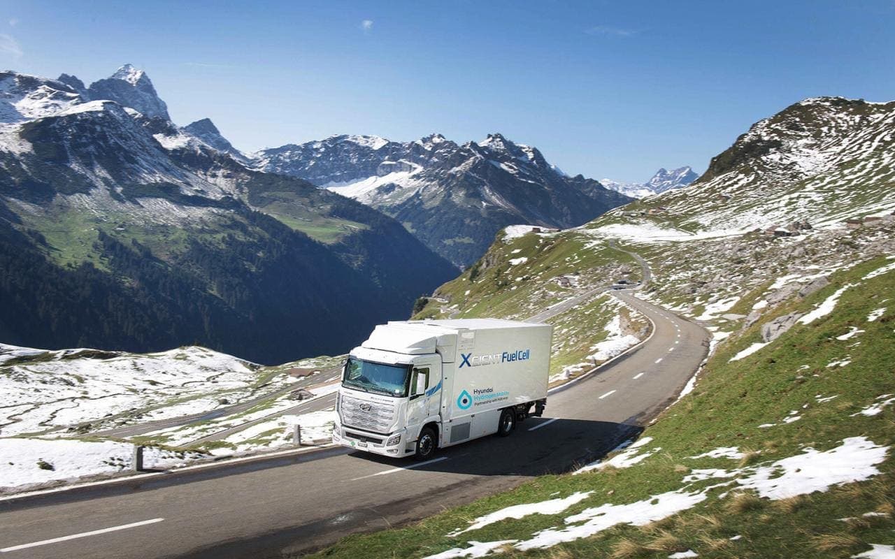 Cover Image for Hyundai: Eine Million Kilometer mit Wasserstoff-Lastern