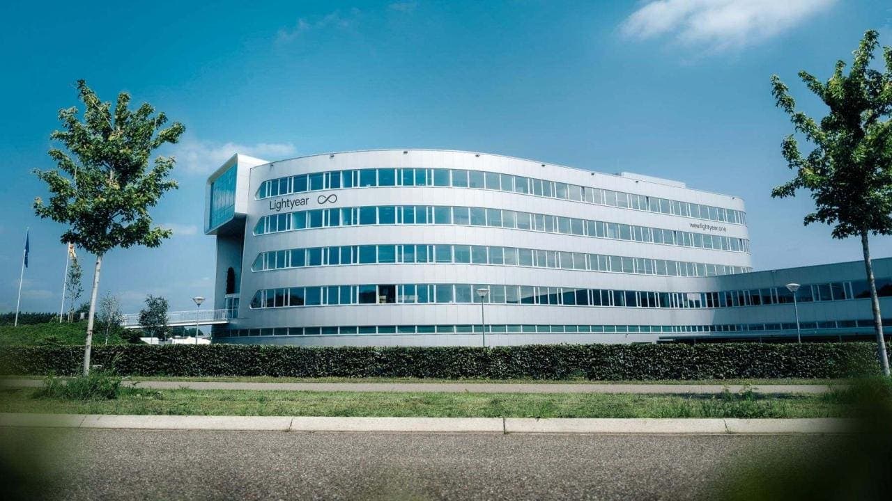 Cover Image for Lightyear setzt bei Solar-Elektroautoproduktion auf Zulieferer aus Polen