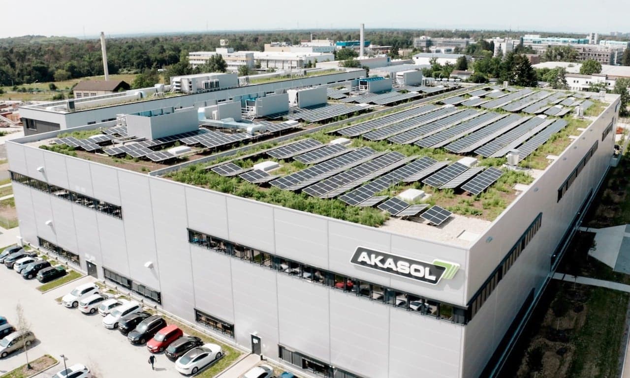 Akasol eröffnet in Darmstadt Europas größte Fabrik für Nutzfahrzeug-Batteriesysteme