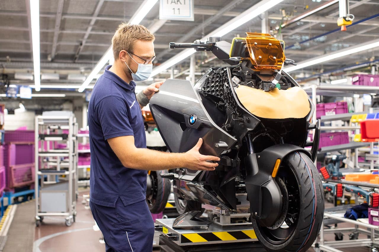 Elektromotorrad BMW CE 04 startet in Serienproduktion