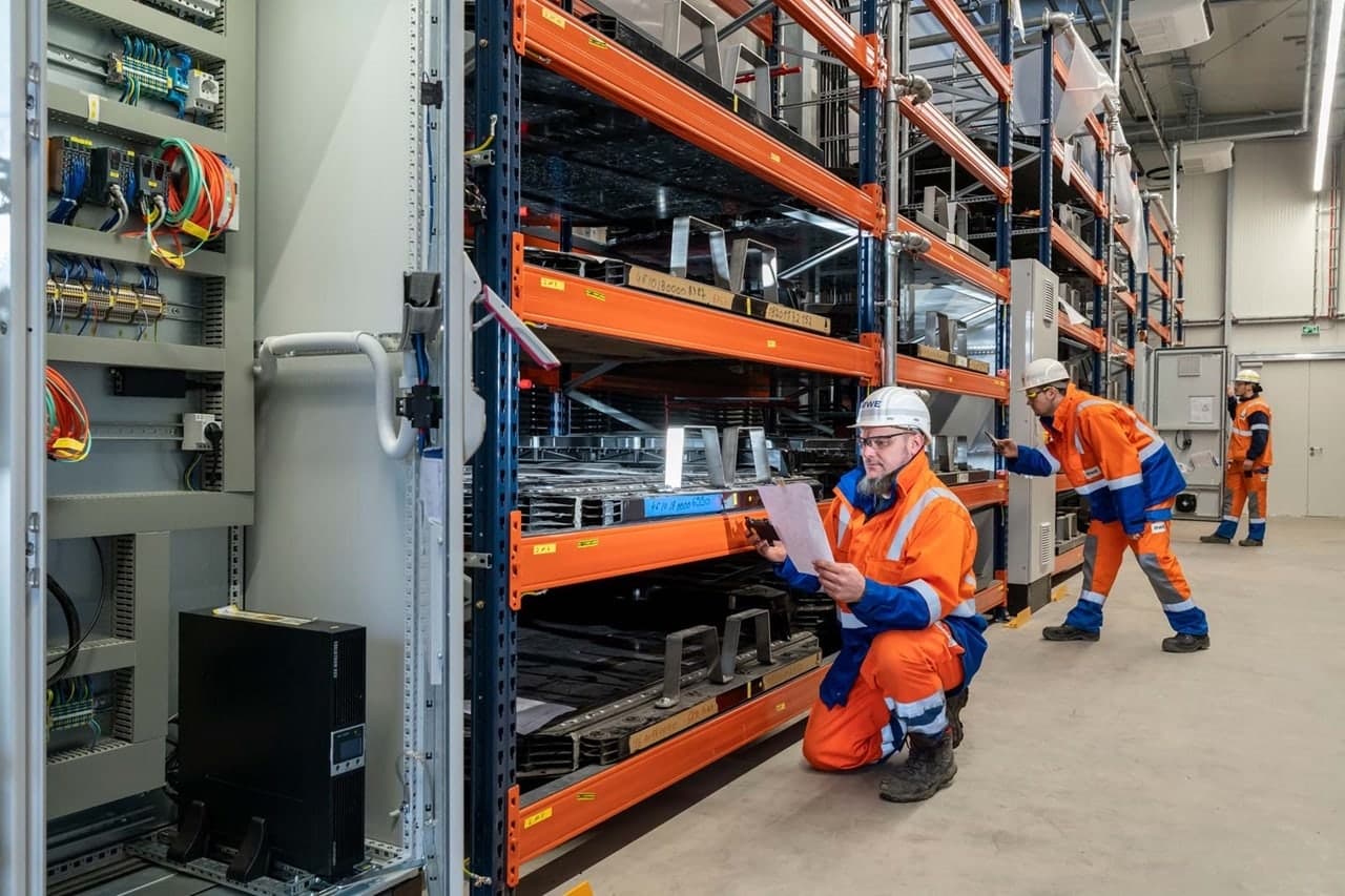 Cover Image for RWE und Audi starten 4,5 MWh großen Second-Life-Energiespeicher