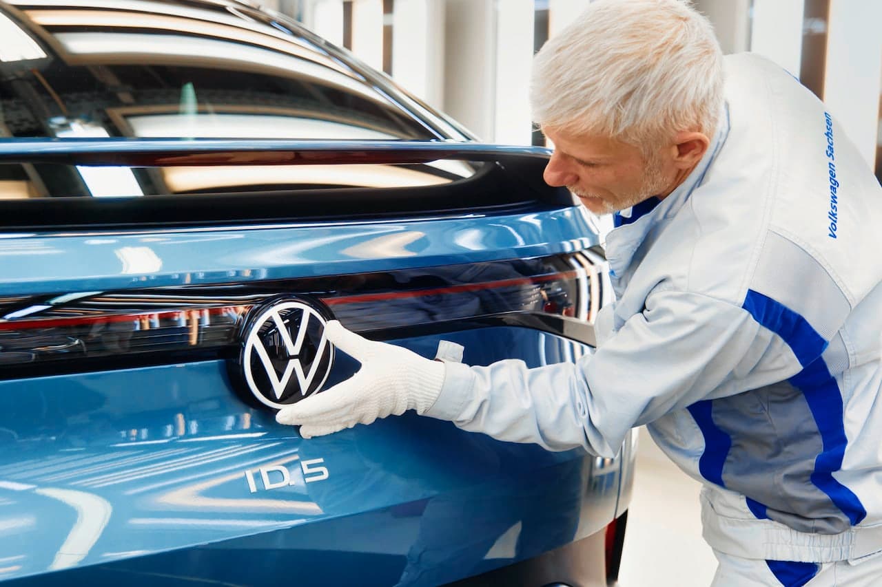 Cover Image for VW schließt Transformation des Fahrzeugwerks Zwickau zum E-Standort ab