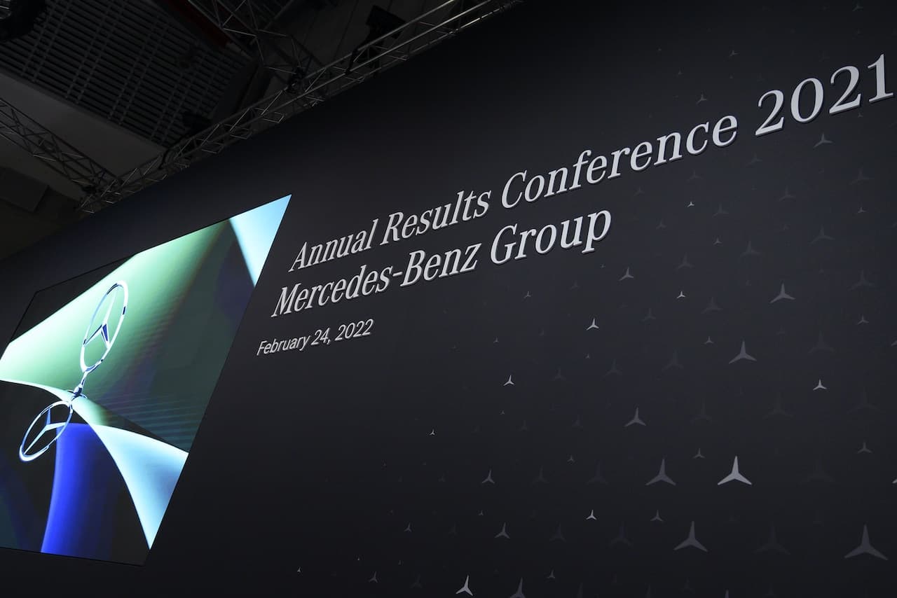 Cover Image for Mercedes-Benz Bilanz 2021: Elektro- und Luxus-Offensive beschleunigt Transformation