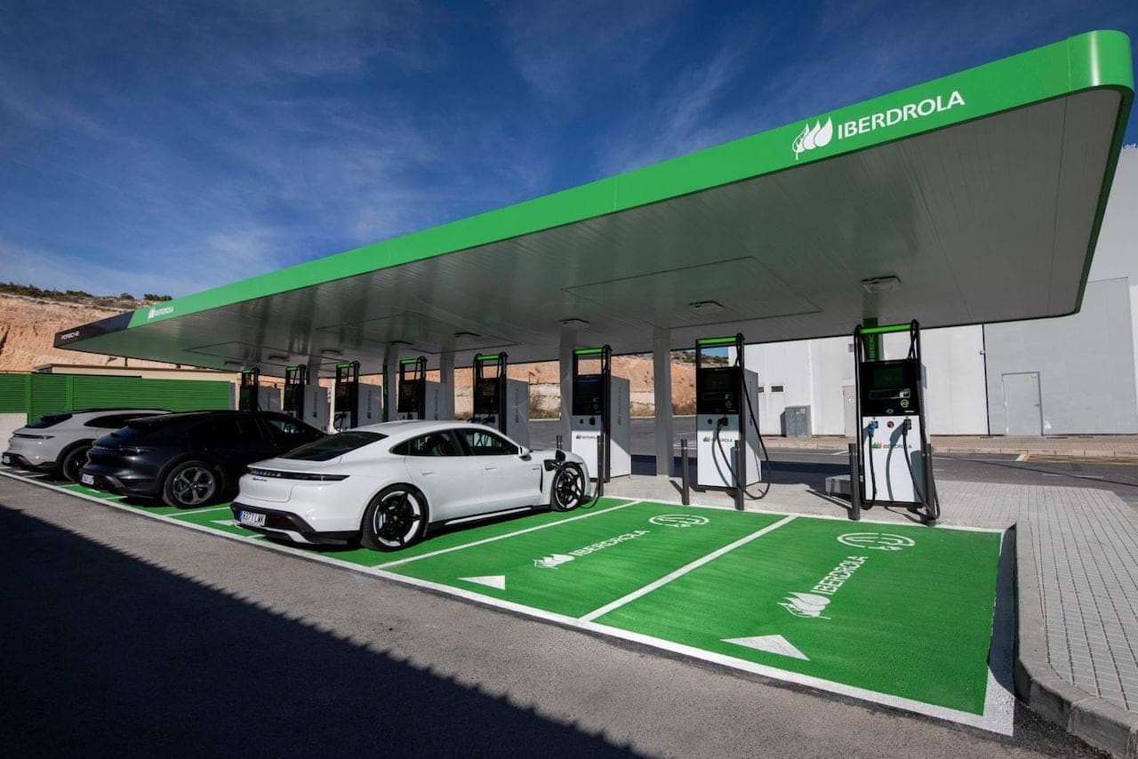 Porsche und Iberdrola eröffnen erste HPC-Ladestationen in Spanien