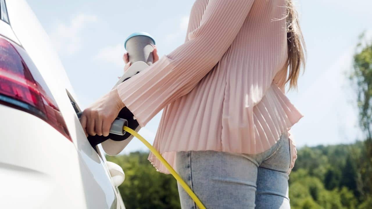 Cover Image for BDEW fordert „kluge und pragmatische Förderung“ von E-Auto-Ladeinfrastruktur