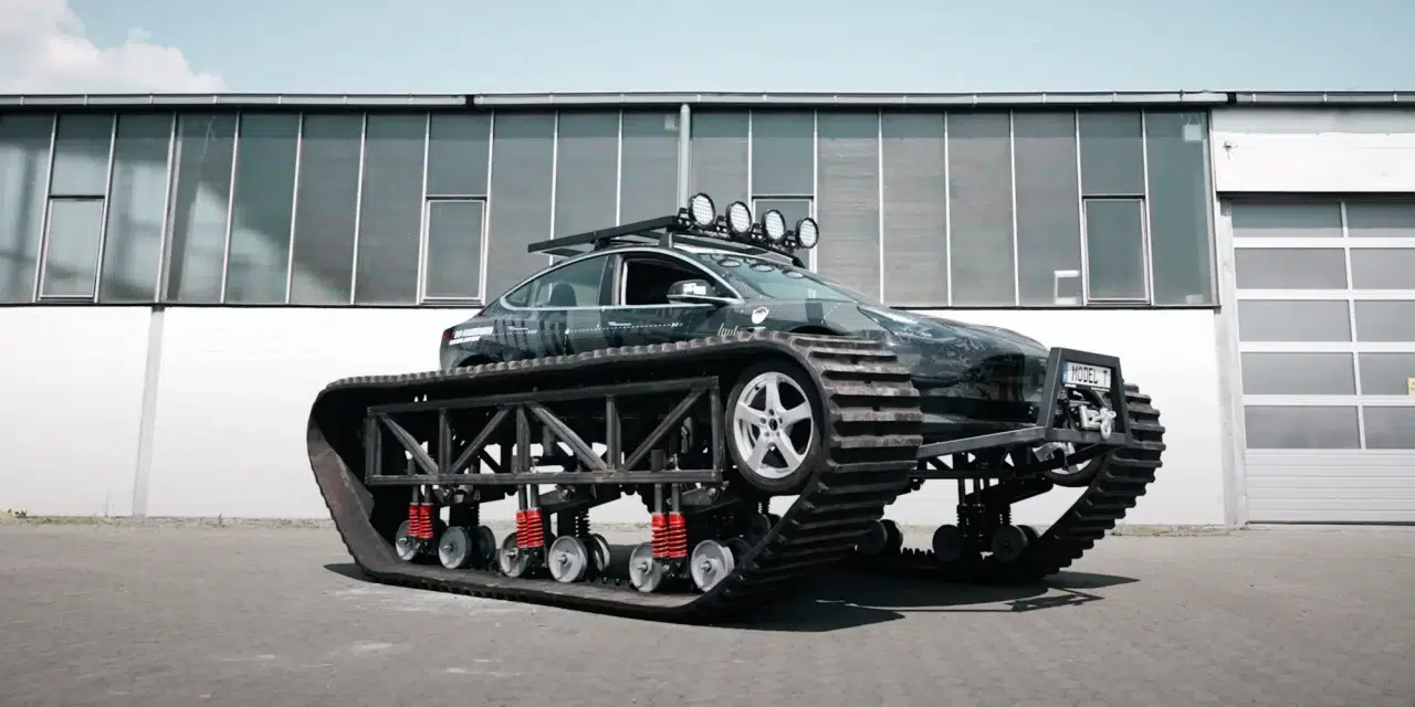 Tesla Model 3 wird zum Elektropanzer mit riesigen Raupenketten