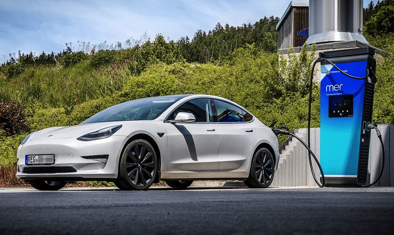 Cover Image for Mer Germany und &Charge kooperieren für ein besseres Ladeerlebnis