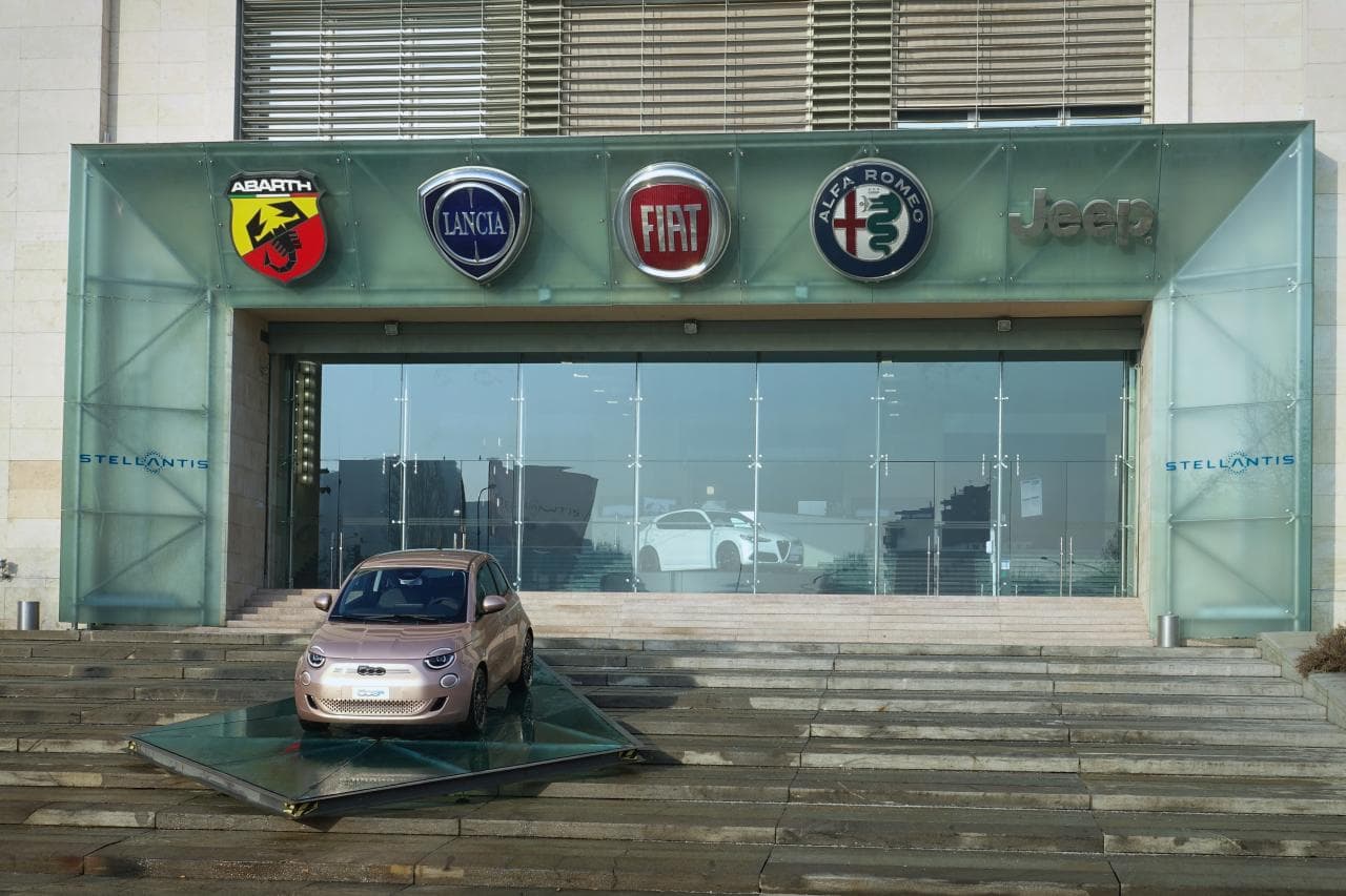 Stellantis-Chef Tavares warnt vor Batterie- und Rohstoffknappheit