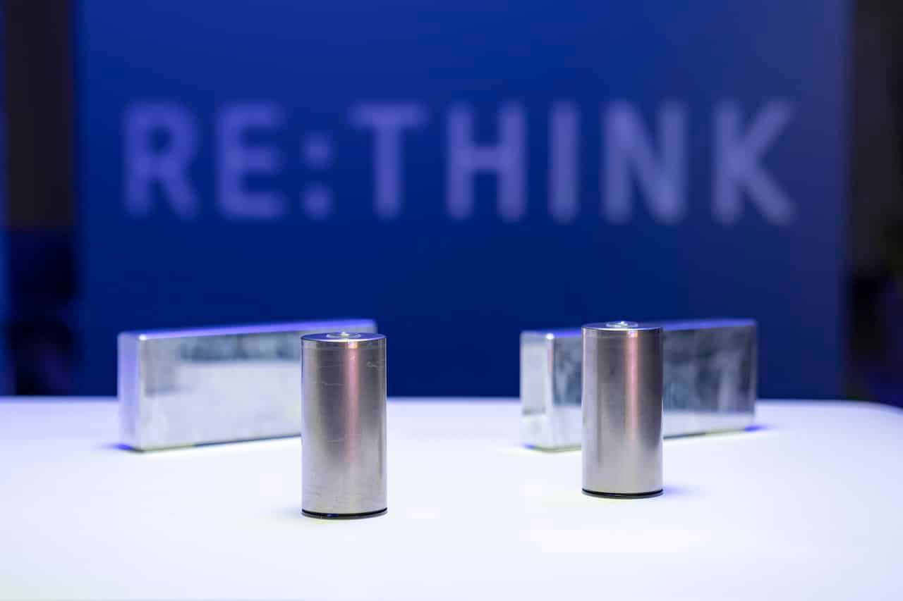 Cover Image for BMW bestätigt neue Rundzellen und kündigt sechs Gigafactories an