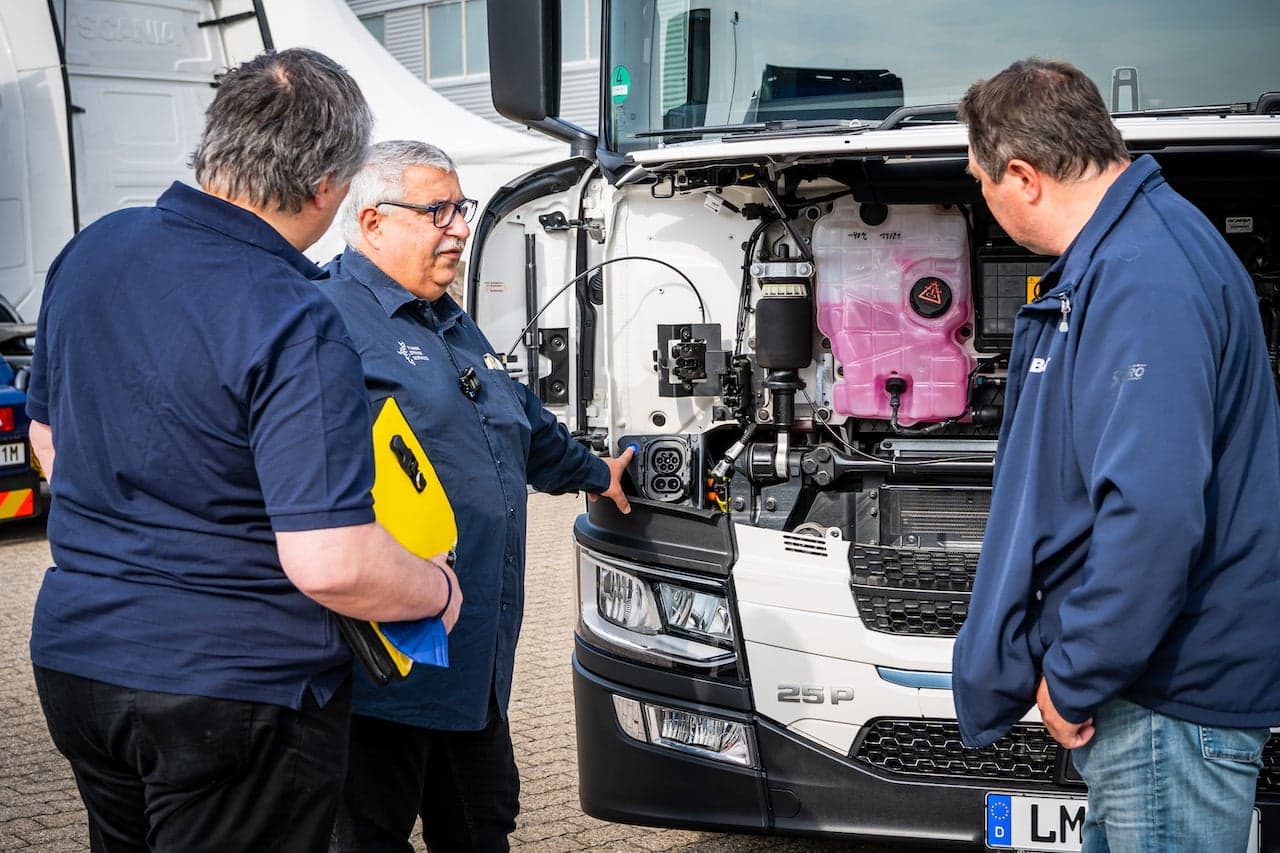 „Das ist Wahnsinn“: Fahrerschulung mit dem neuen Elektro-Lkw von Scania