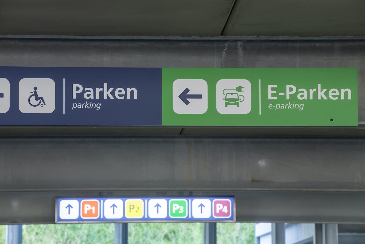 Cover Image for Eon und Contipark: 4500 Ladepunkte für Parkhäuser und Tiefgaragen