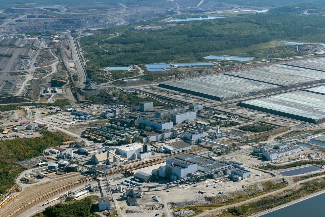 Cover Image for Stellantis sichert sich CO2-armes Nickelsulfat für E-Auto-Akkus