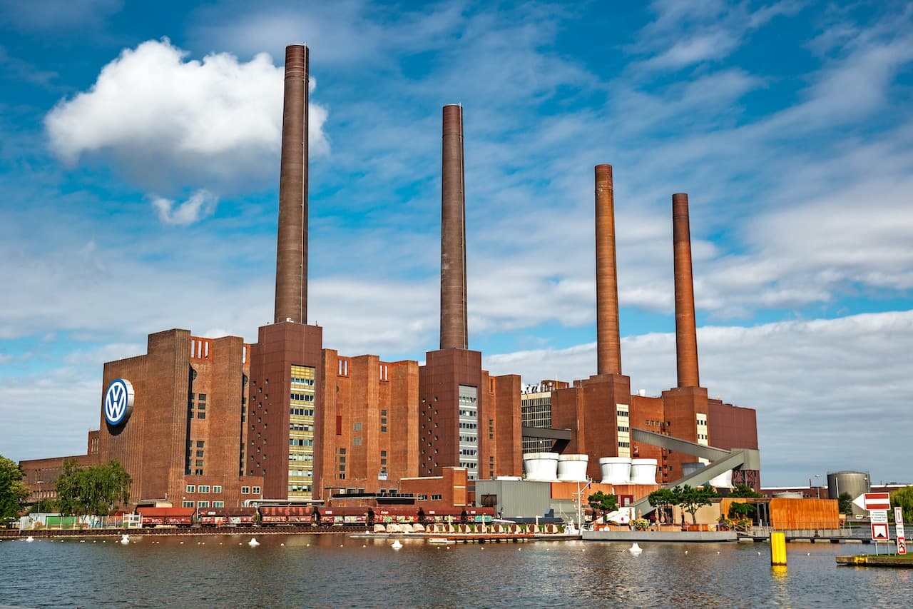 Cover Image for VW-Konzern rechnet mit 1,5 Milliarden Euro Kosten für CO2-Ziel