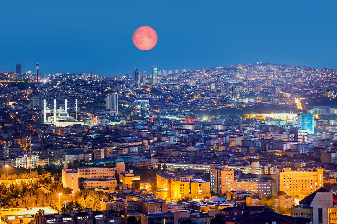 Cover Image for Ford baut Batterien mit LG und KOC in der Türkei