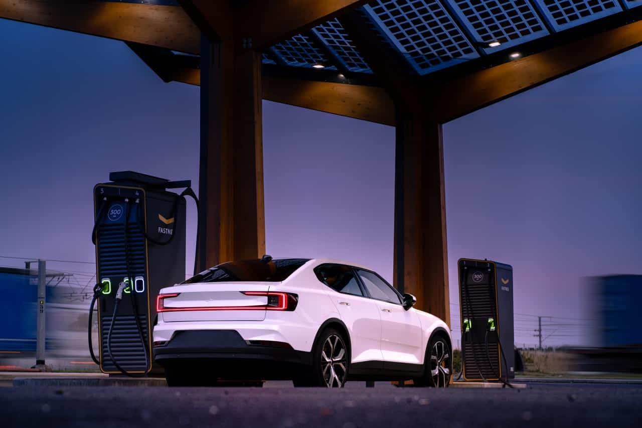 Cover Image for E-Automarkt 2023: Schwieriger Start für die Stecker
